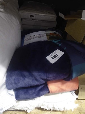 Lot 3297 - Below Zero wearable outdoor blanket plus 2...