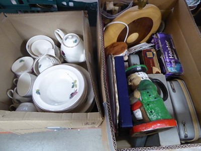 Lot 5380 - Two boxes containing leaf patterned Alfred...