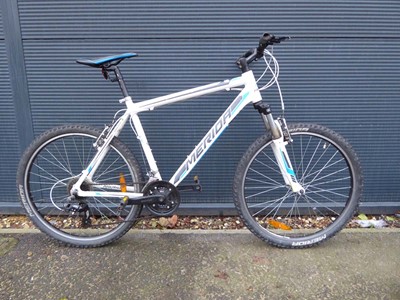 Lot 4025 - Merid Matts 6.10 white mountain bike
