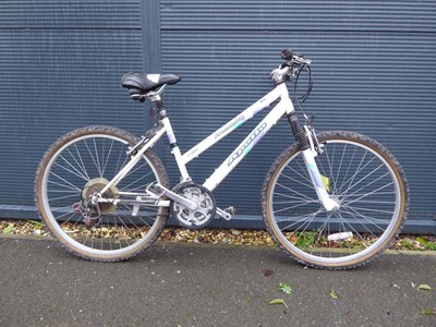 Lot 4029 - Apollo Premonition white mountain bike