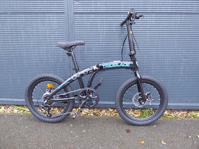 Lot 4046 - Trioblade black folding town bike