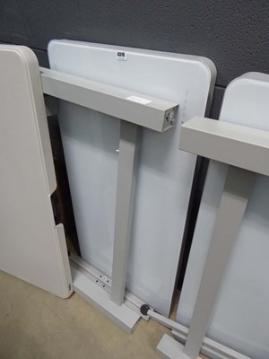 Lot 4310 - Unboxed Tresanti rise and fall desk