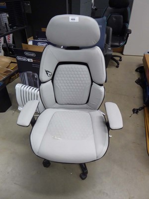 Lot 4325 - Insight gaming chair in white