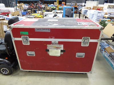 Lot 4332 - Large red flight case