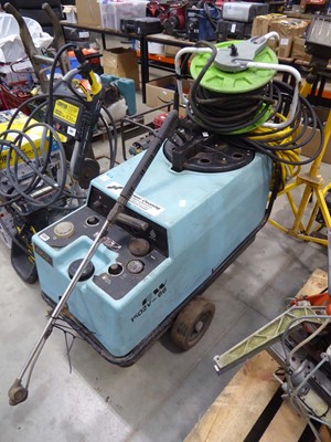 Lot 4363 - JR power cleaning pressure washer 1502v unit