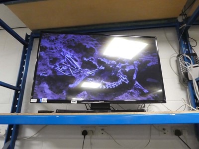 Lot 2247 - Panasonic TX43E302B 43" TV with stand