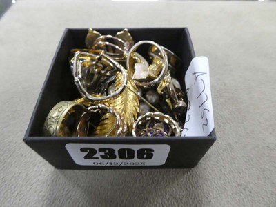 Lot 2306 - Box containing yellow and white metal rings