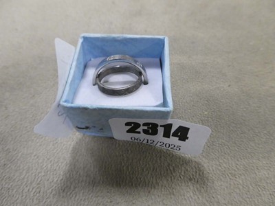 Lot 2314 - Box containing 2 rings including an alter ring