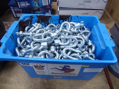 Lot 4414 - Box of galvanised steel d shackles