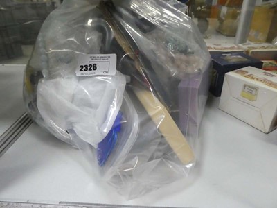 Lot 2326 - Bag of jewellery