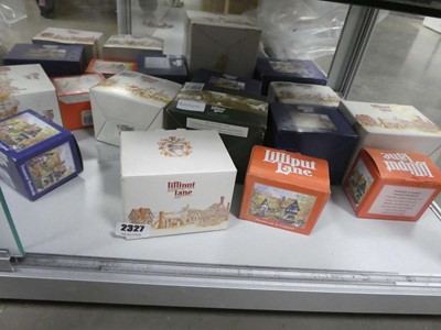 Lot 2327 - Collection of boxed Lilliput Lane cottages