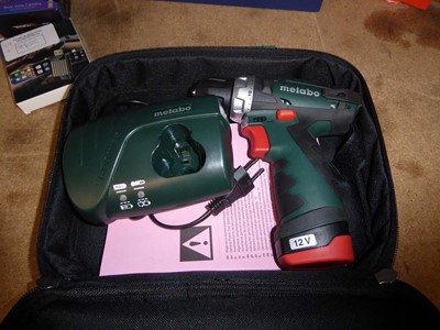Lot 4460 - Metabo drill with charging port and battery...