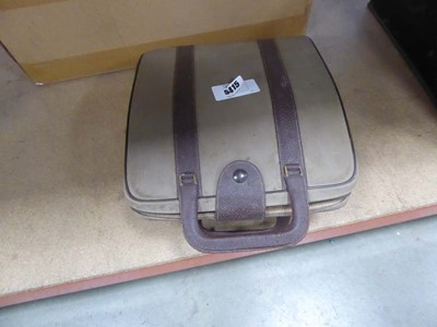 Lot 5415 - Vintage Olivetti travelling typewriter