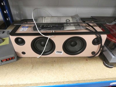 Lot 2399 - Kanto SYD bluetooth speaker with remote control