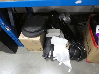 Lot 2412 - Selection of lighting equipment