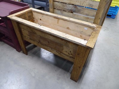 Lot 4241 - Large wooden garden planter