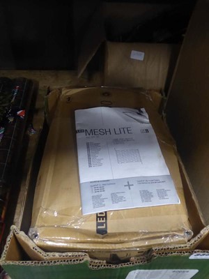 Lot 3355 - 2 mesh LED lights