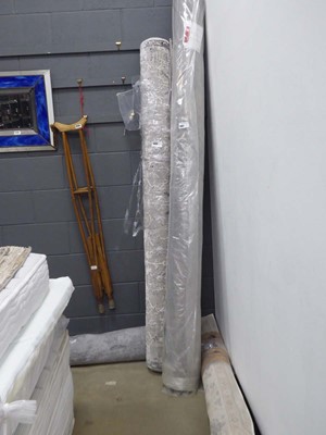 Lot 5432 - Grey floral carpet