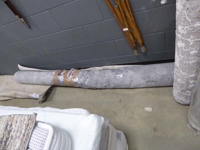 Lot 5433 - Beige floral carpet