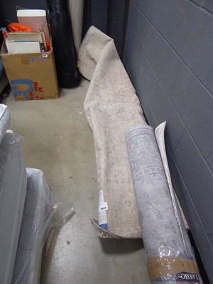 Lot 5434 - Hampton Medallion brown and beige mottled carpet