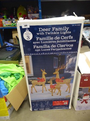 Lot 3367 - Twinkle light deer family