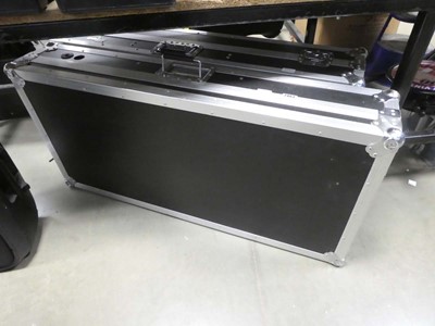 Lot 2463 - 2 flight cases