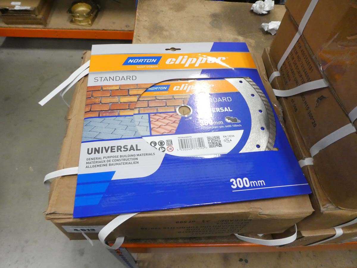 Lot 4456 - One box of ten Norton Clipper universal turbo...