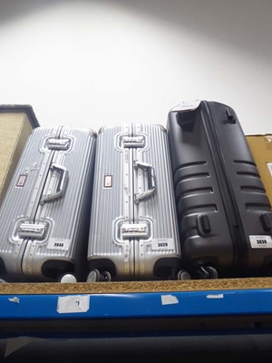 Lot 3639 - Swiss military hard shell suitcase