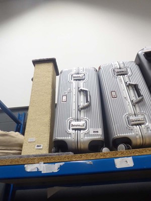 Lot 3640 - Swiss military hard shell suitcase