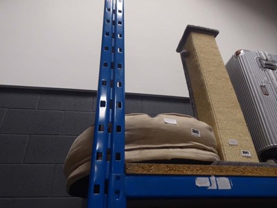 Lot 3642 - Pet bed