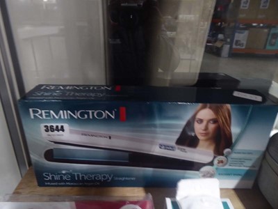 Lot 3644 - Remington hair straighteners