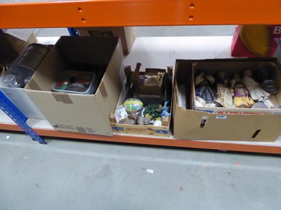 Lot 5467 - 4 boxes containing National dolls,...