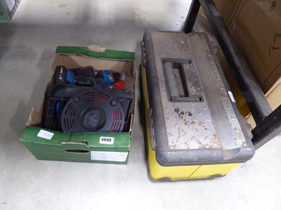 Lot 4600 - Small box with 2 Ferrex 18v drills, with...