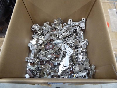 Lot 4595 - Box of metal door hinges