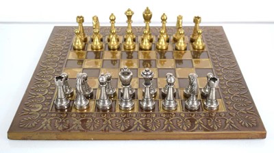 Lot 6 - A set of Italian chessmen by Italfama,...