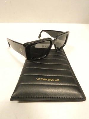 Lot 2117 - Victoria Beckham VB670S sunglasses with case
