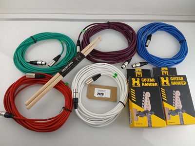 Lot 2123 - 5x DIN 3 pin audio cables, drum sticks & 2...