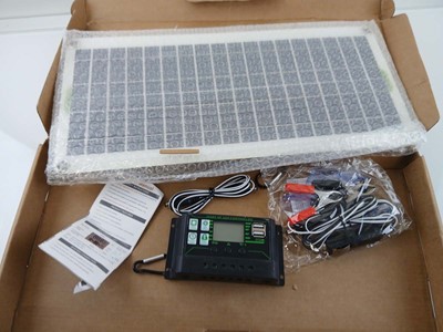 Lot 2136 - Giant of Sun solar panel and controller
