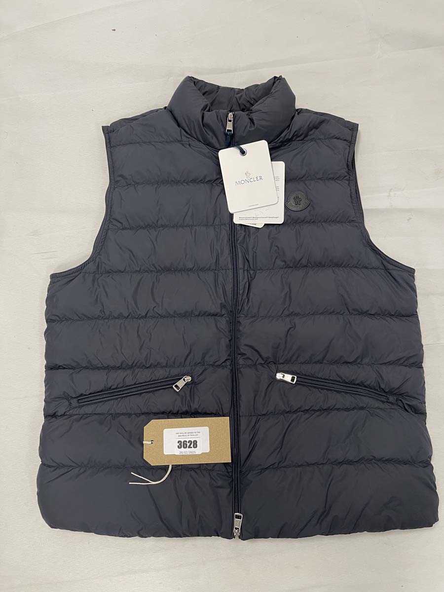 Lot Moncler treompan gilet in navy size 5 (hanging)