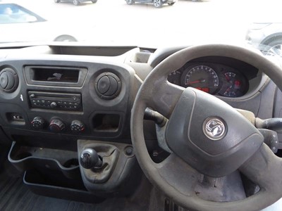 Lot 4003 - (LL12 SFF) 2012 Vauxhall Movano F3500 in white,...