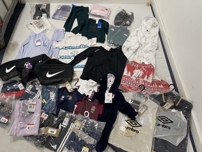 Lot Large selection of children's sportswear