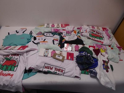 Lot Large selection of children's clothing