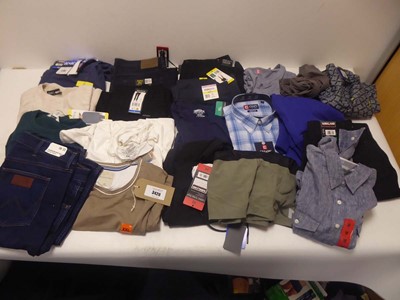Lot x20 mixed clothing items to include Kirkland etc