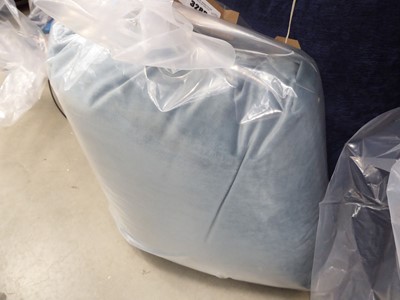 Lot 3288 - x3 decorative cushions