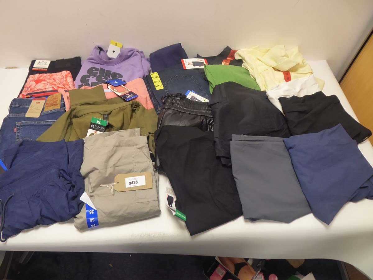 Lot x20 mixed clothing items to include Chaps etc