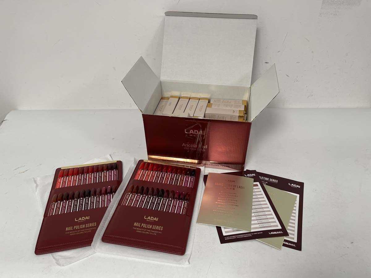 Lot 1001 - Ladai Nail red collection gel box set
