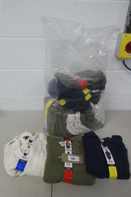 Lot Approx. 15 women's collared knitted jumpers by...