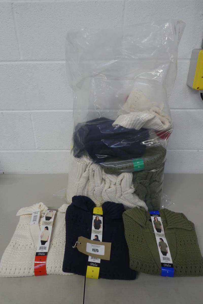 Lot Approx. 15 Dalia Johnny collar textured knit...