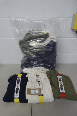 Lot Approx. 15 women's collared knitted jumpers by...