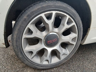 Lot 4001 - (WV65 YLG) 2015 Fiat 500 S 3-door hatchback in...